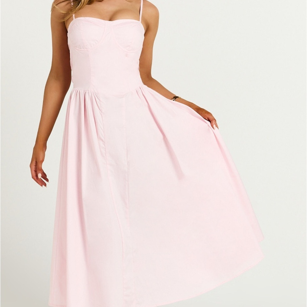 🎉NWT. Showpo Pink Pleated Midi Dress for Prom